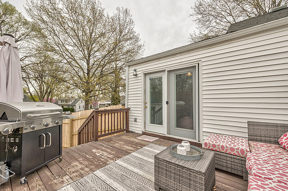 6810HawthorneAve-23