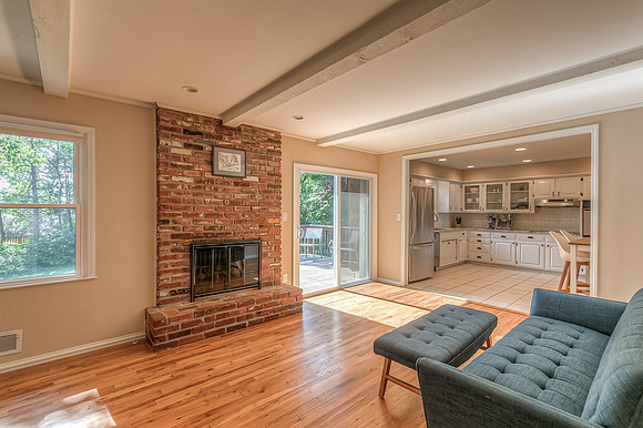 9115SomersetDr-9