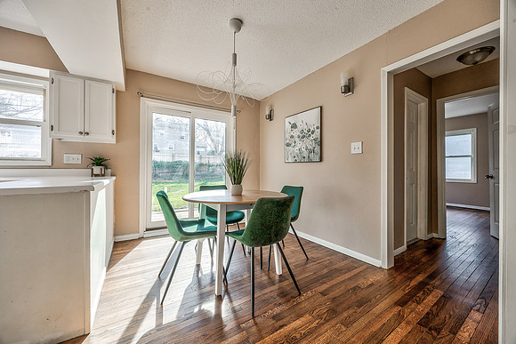8609Wornall-8