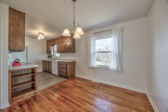 9010WesternHillsDr-15