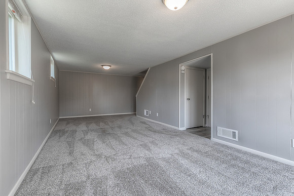 8607W83St-17