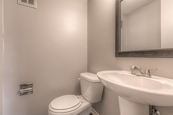 8607W83St-18