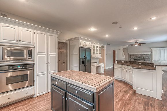 5736W146St-15