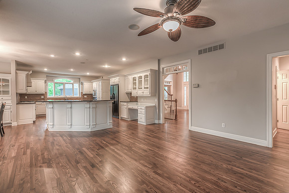 5736W146St-21