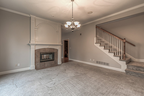 5736W146St-22