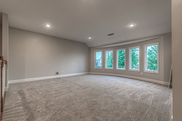 5736W146St-24