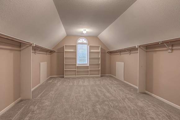 5736W146St-27
