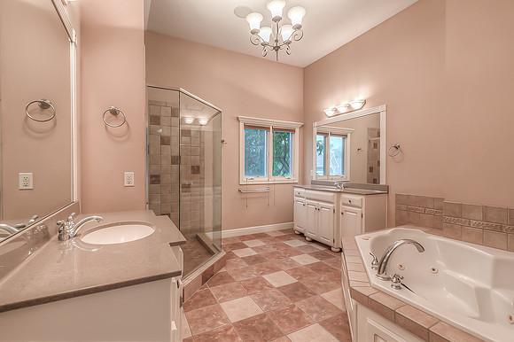 5736W146St-28