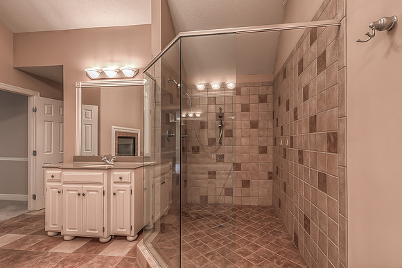 5736W146St-29