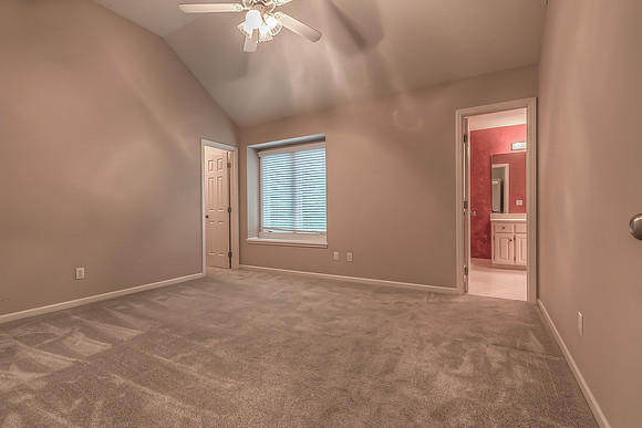 5736W146St-31