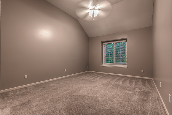 5736W146St-33