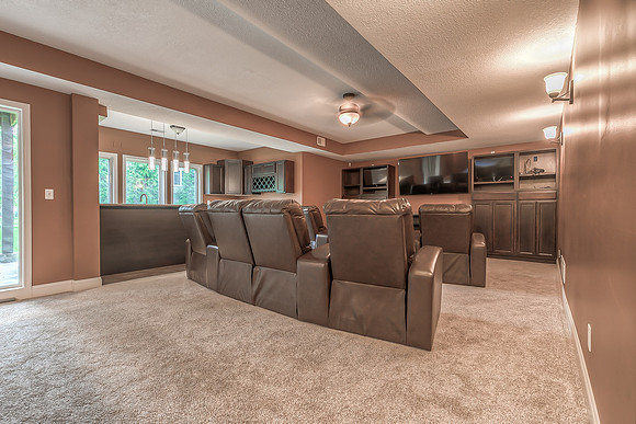 5736W146St-43