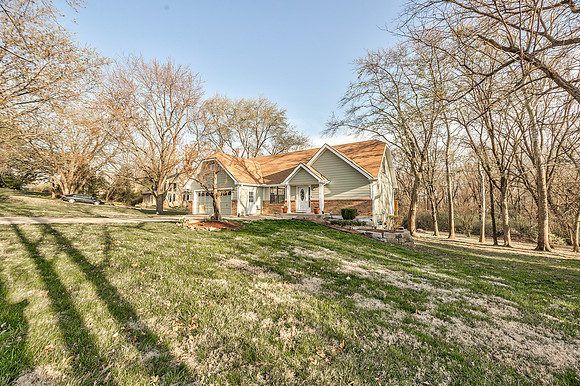 1106SycamoreRidgeDr-35