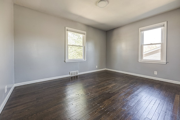 1305E84ST-15