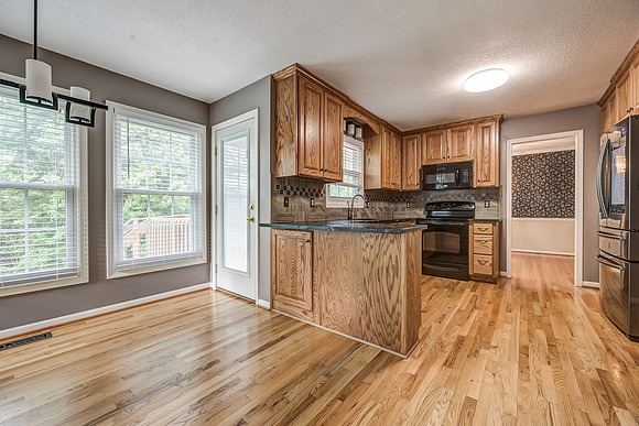 325MeadowLN-14