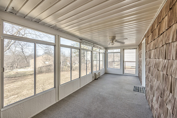 9010WesternHillsDr-29