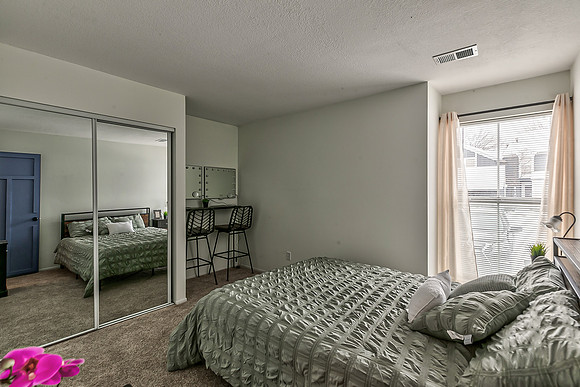 8106MonroviaSt-3