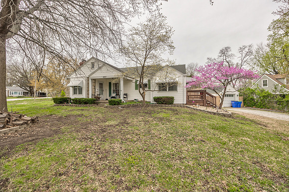 6810HawthorneAve-4