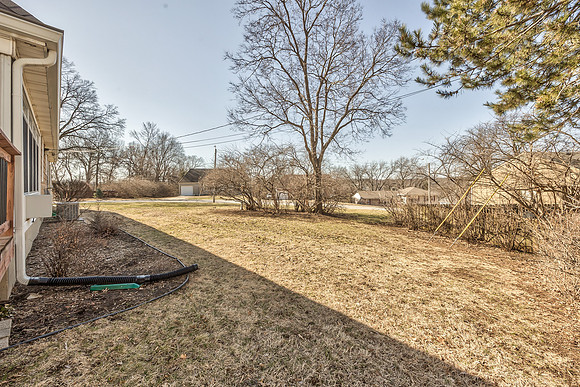 9010WesternHillsDr-35