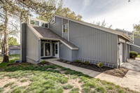 8026ColonyLn-3