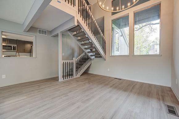 8026ColonyLn-8