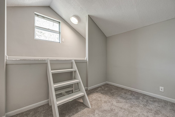 8026ColonyLn-23