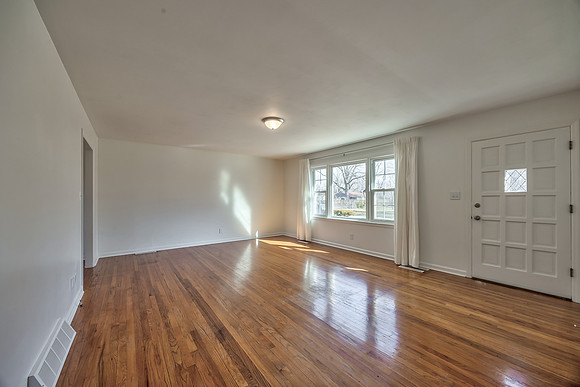 9010WesternHillsDr-9