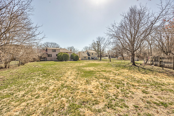 405SMontclaireDr-24