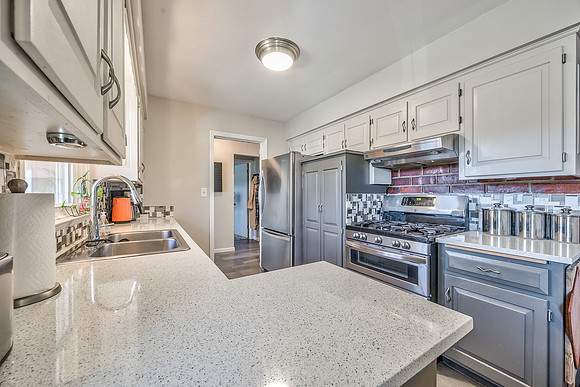 7923Dearborn-7
