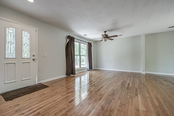 1300NLeeviewDR-2