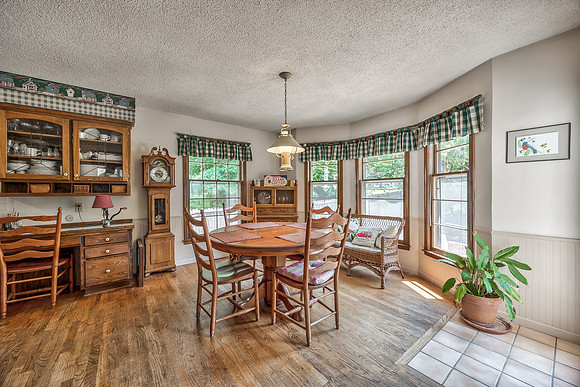 5607WestgateST-12