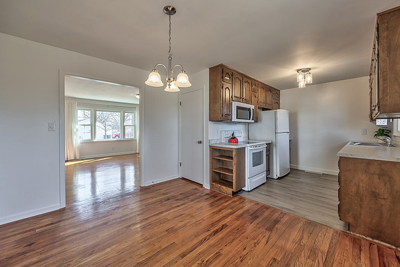 9010WesternHillsDr-16