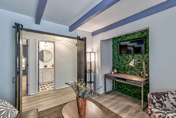 8106MonroviaSt-10