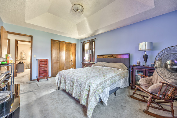 405SMontclaireDr-12