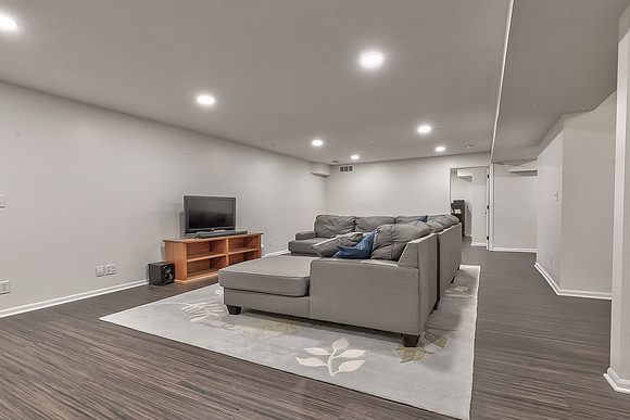 13115LarsenSt-32