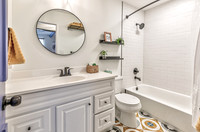 8106MonroviaSt-12