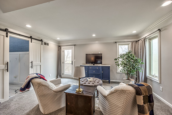 700WhiteOakLn-40