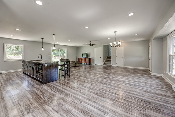 5624LocustAve-10