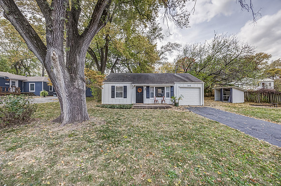 8318Douglas-2