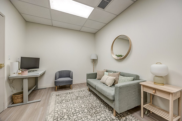 8401W125th-16