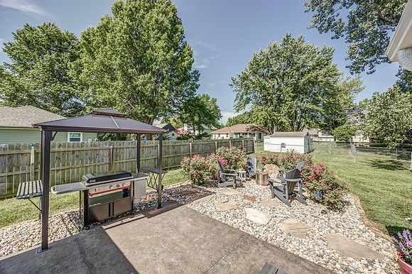 803SWRockhillDr-31