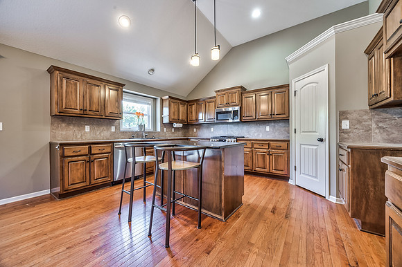 12201EwingAve-10