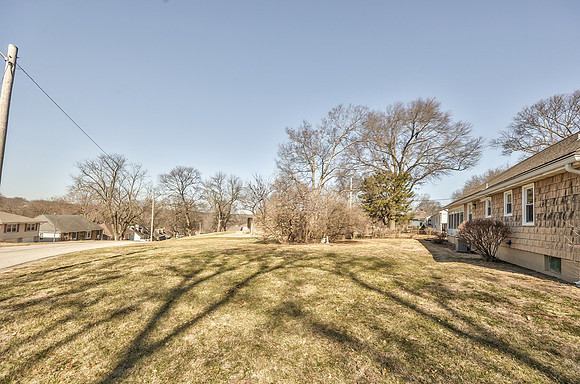 9010WesternHillsDr-39