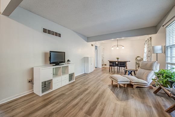 6416Greenwood-3