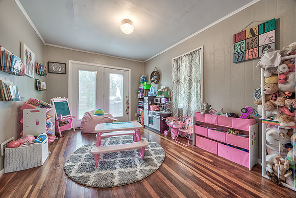6810HawthorneAve-9