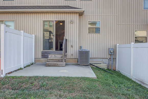 10530ClubhouseDr-15