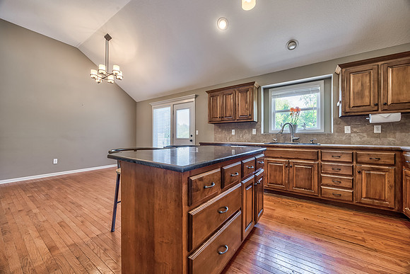12201EwingAve-11