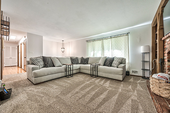 4328SBrentwoodSt-4