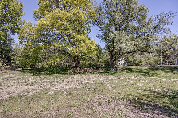 1300NLeeviewDR-24