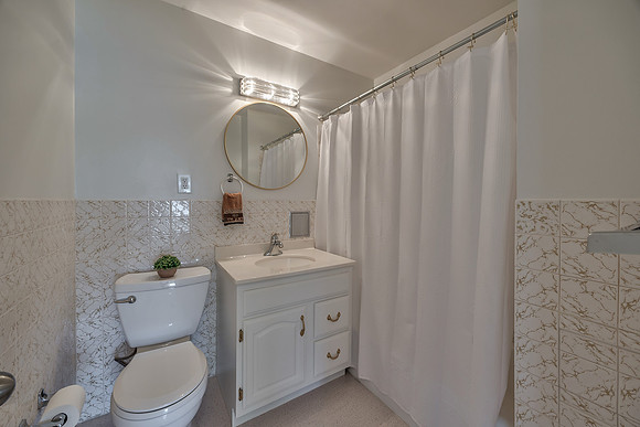 9010WesternHillsDr-3